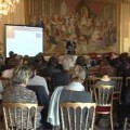 L’assemblée générale de la Fédération de la Vente Directe (FVD) s’est déroulée ce mercredi 18 décembre. Le nouveau logo a été présenté aux adhérents et de nombreux accords ont été signés en faveur de l’emploi et de la formation. L’assemblée générale 2013 de la FVD s’est déroulée sous le signe du renouvellement.